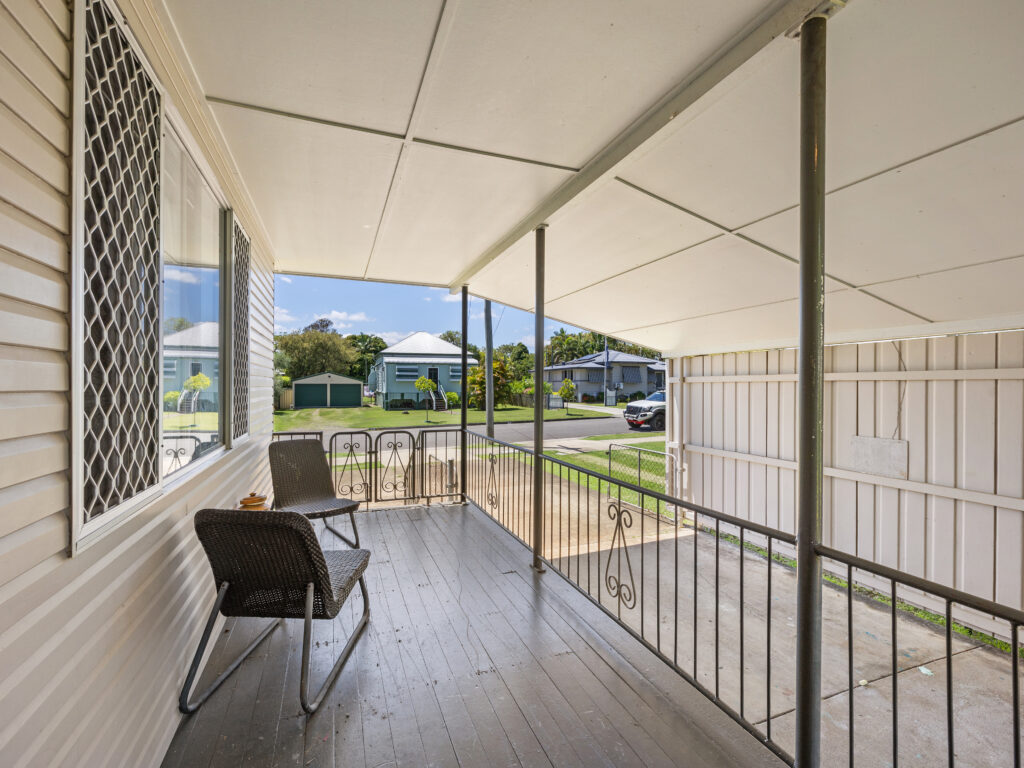 27 Thompson Street, Silkstone, QLD 4304