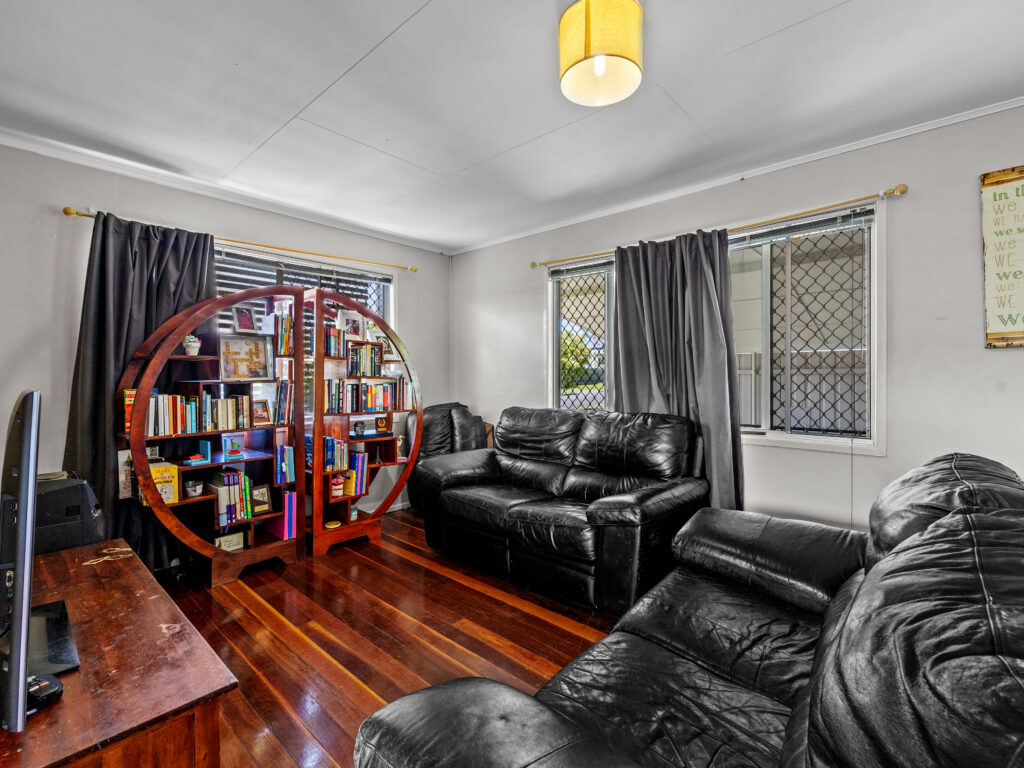 27 Thompson Street, Silkstone, QLD 4304