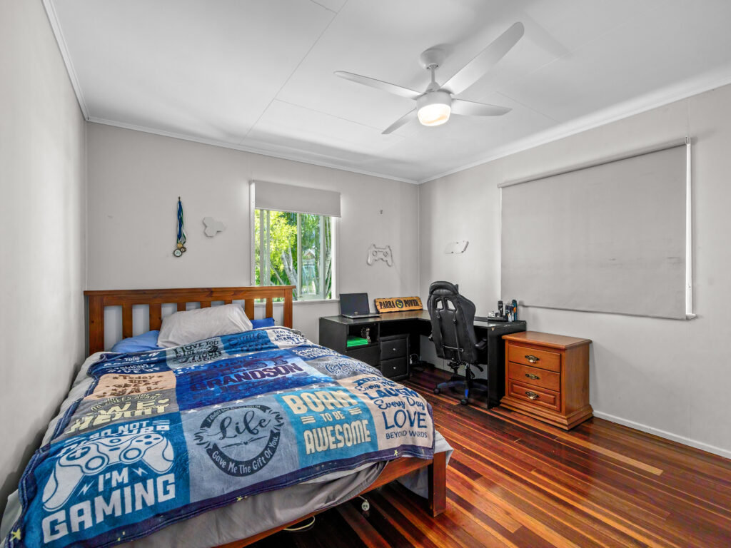 27 Thompson Street, Silkstone, QLD 4304
