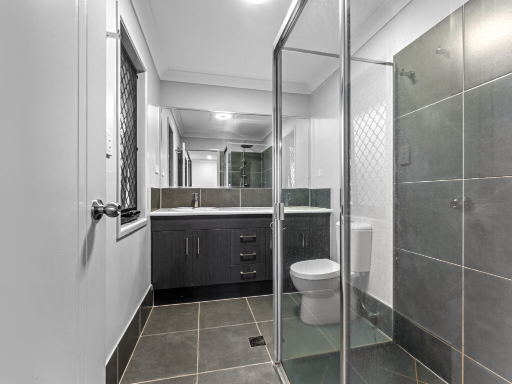 8 Haddington Place, Spring Mountain, QLD 4300