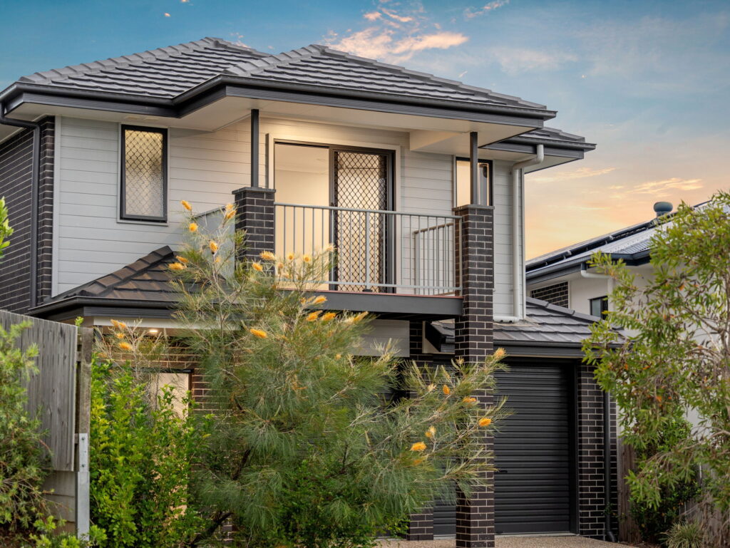 8 Haddington Place, Spring Mountain, QLD 4300