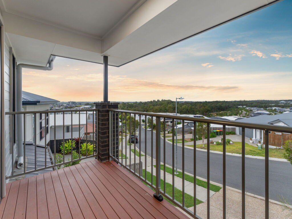 8 Haddington Place, Spring Mountain, QLD 4300