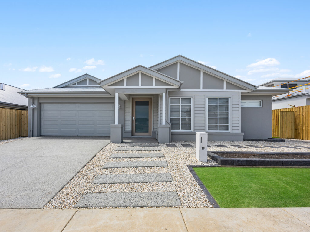 14 Explorers Road, White Rock, QLD 4306