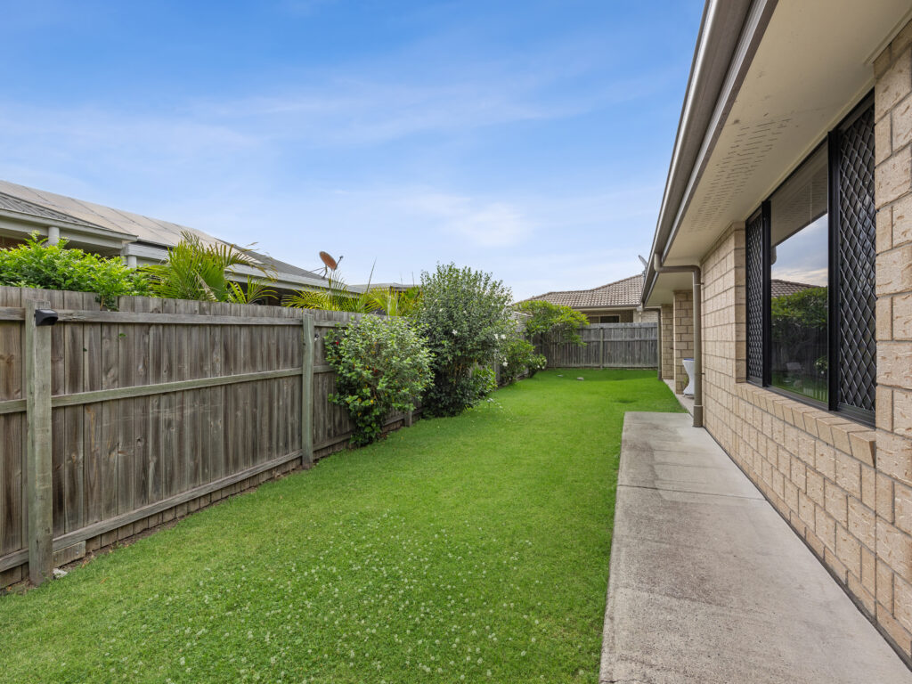 2 Kingsburgh Street, Raceview, QLD 4305