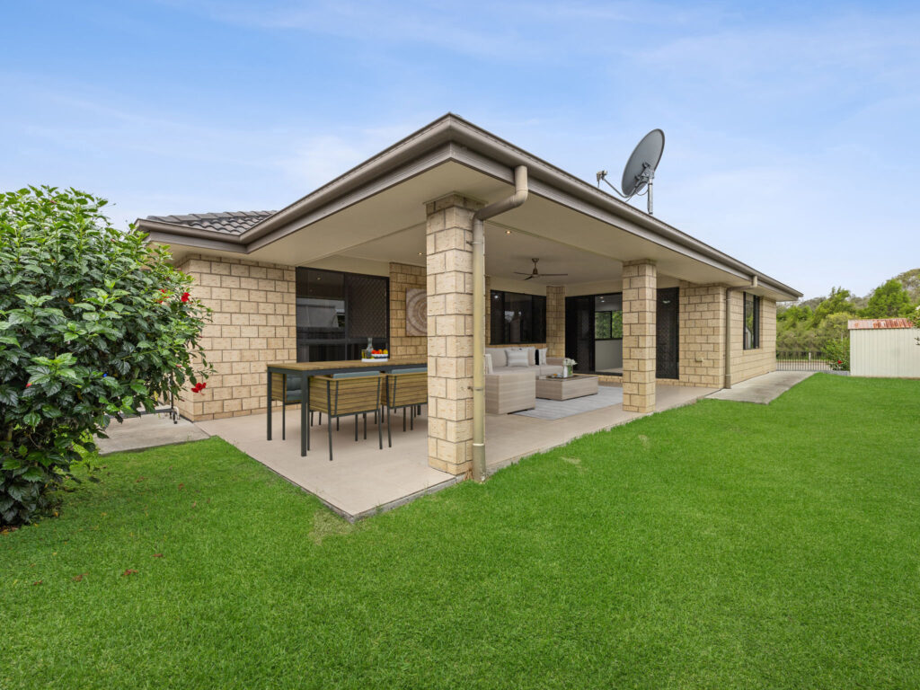2 Kingsburgh Street, Raceview, QLD 4305