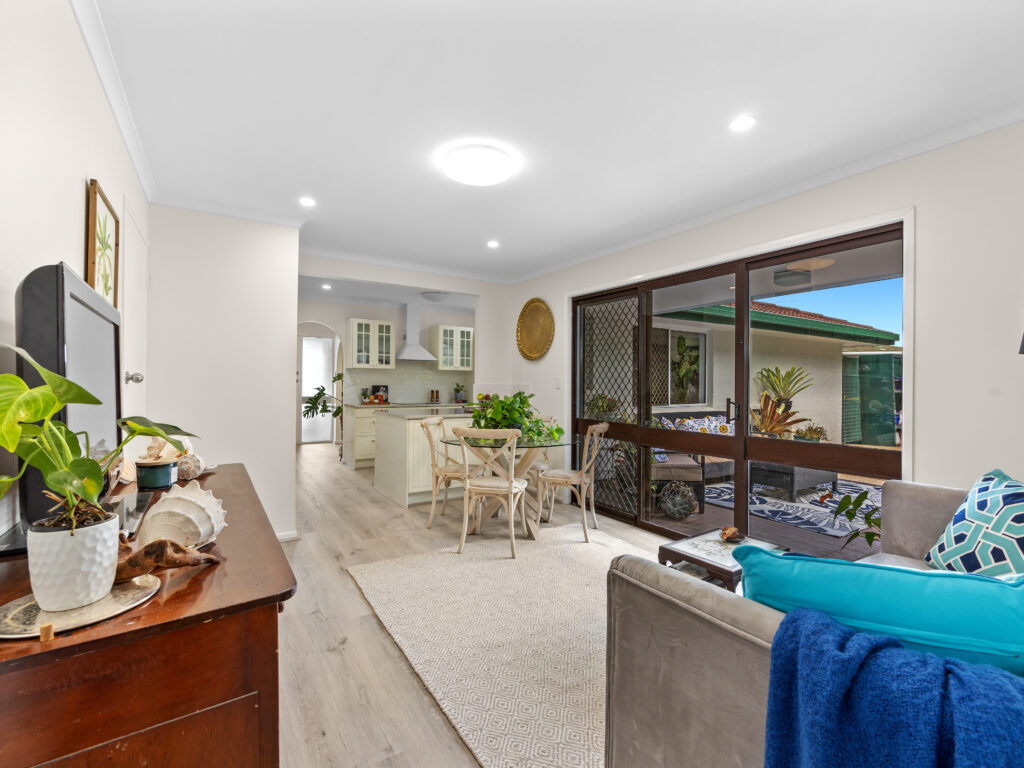 House-Jamboree Heights-QLD-R2-4346366