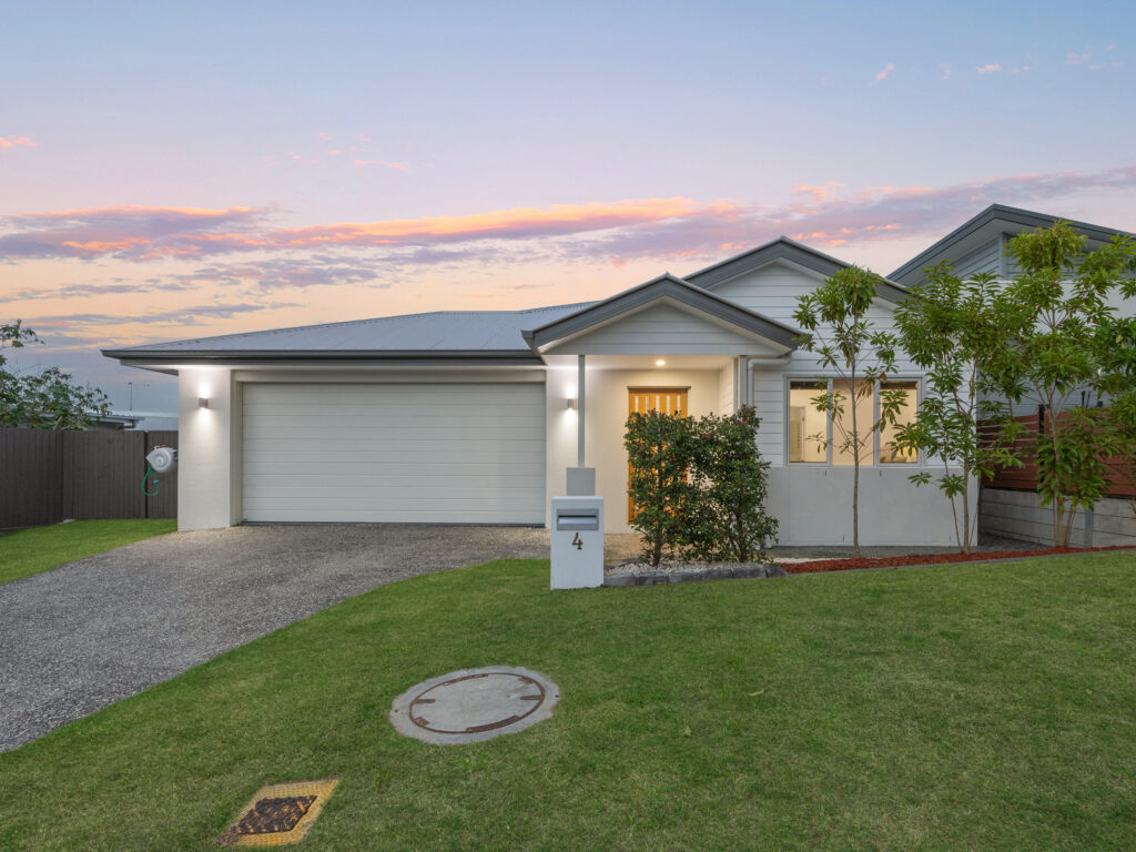 4 Cambridge Way, Ripley, QLD 4306