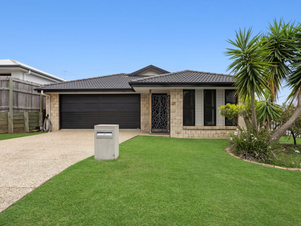 1 Rosella Street, Redbank Plains, QLD 4301