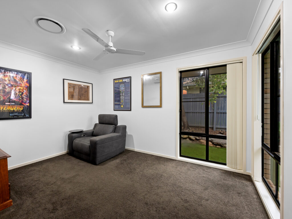 1 Brittany Crescent, Raceview, QLD 4305