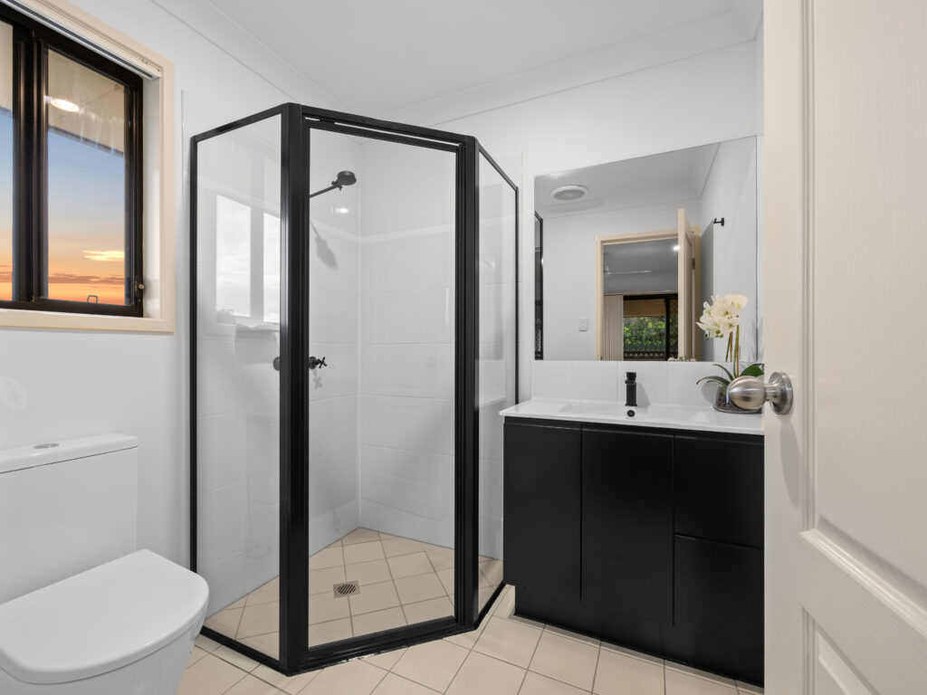1 Brittany Crescent, Raceview, QLD 4305