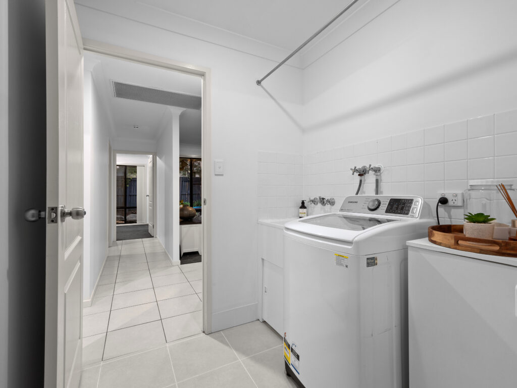 1 Brittany Crescent, Raceview, QLD 4305