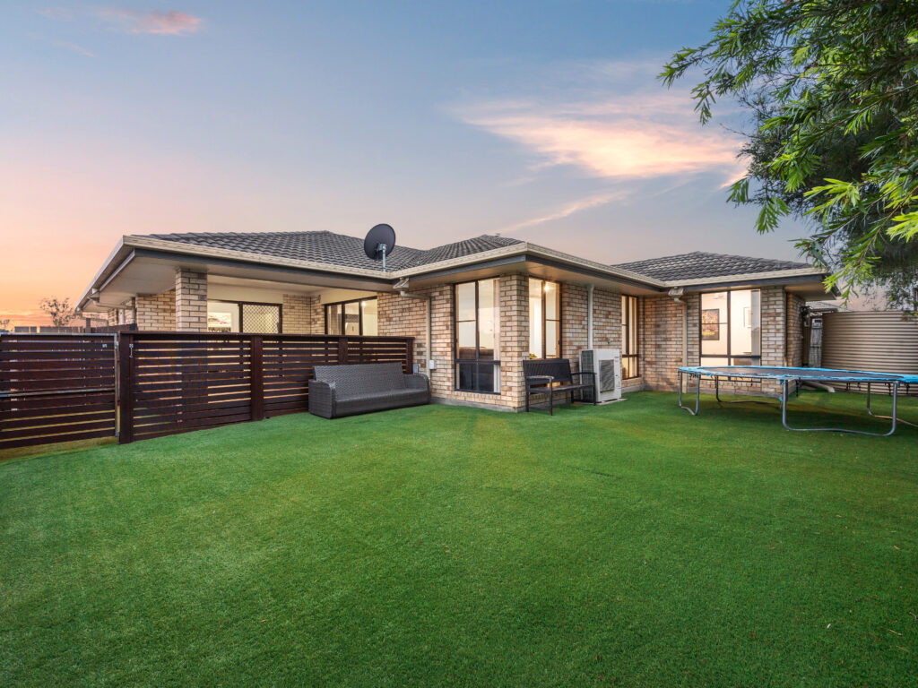 1 Brittany Crescent, Raceview, QLD 4305