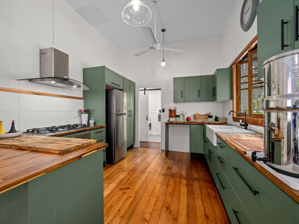 15 Tongue Street, East Ipswich, QLD 4305