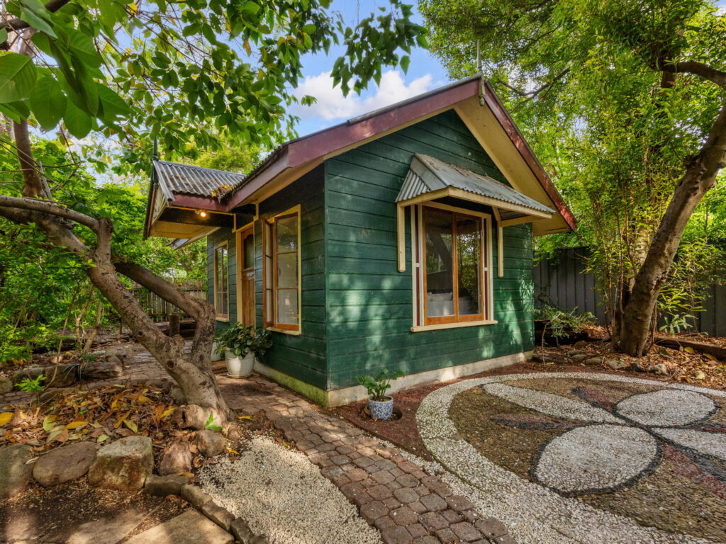 15 Tongue Street, East Ipswich, QLD 4305