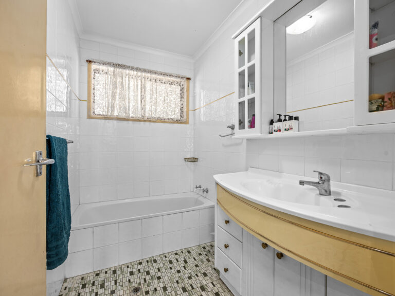 16 Dobell Avenue, Collingwood Park QLD 4301