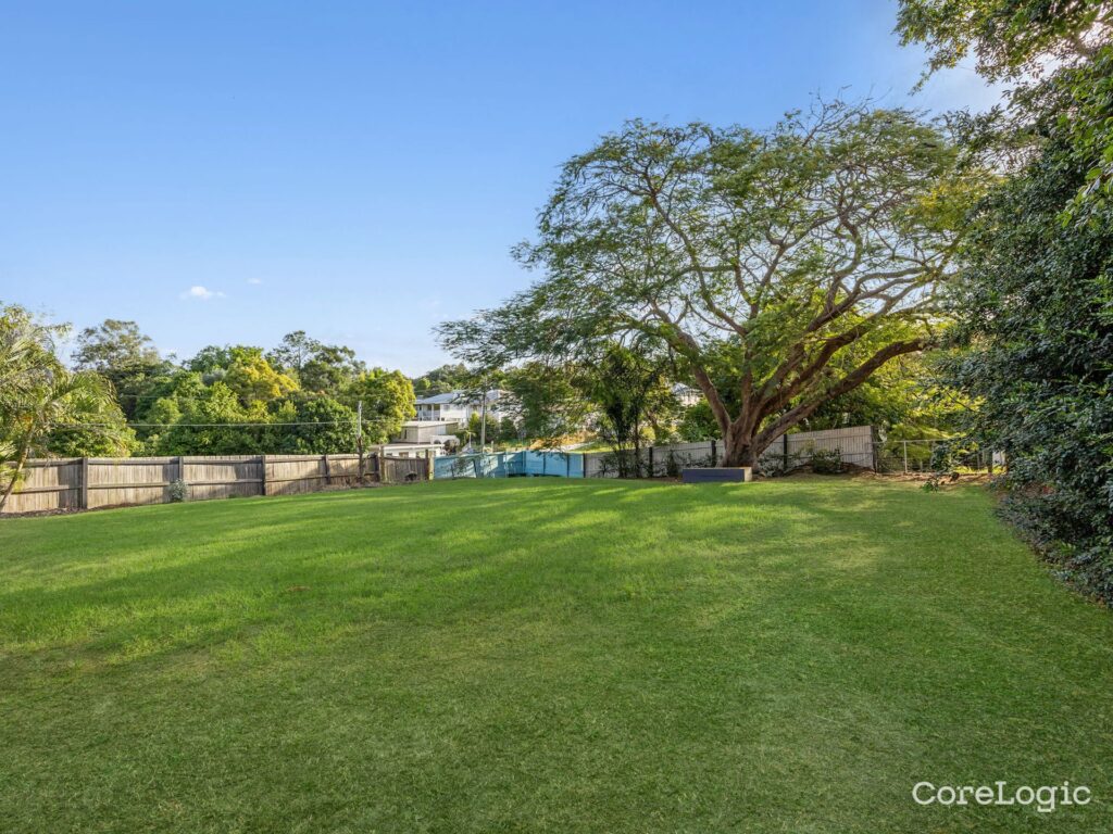 2 Bowen Street, Woodend, QLD 4305