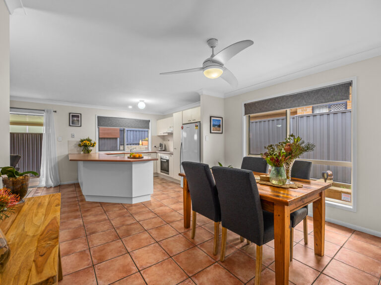 92 Oswin Street, Acacia Ridge QLD 4110
