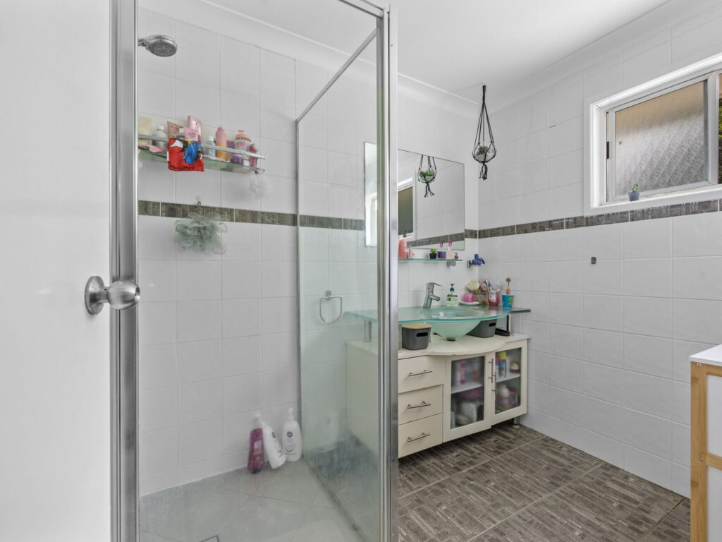 5 Hastings Street, Redbank Plains, QLD 4301