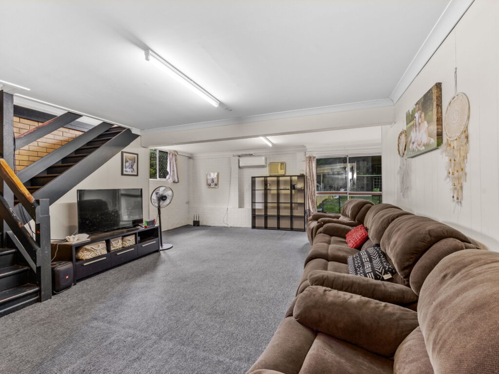 5 Hastings Street, Redbank Plains, QLD 4301