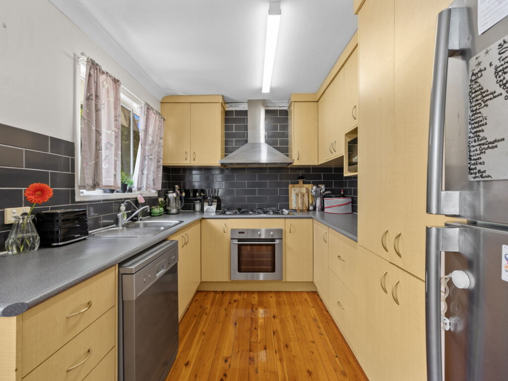 5 Hastings Street, Redbank Plains, QLD 4301