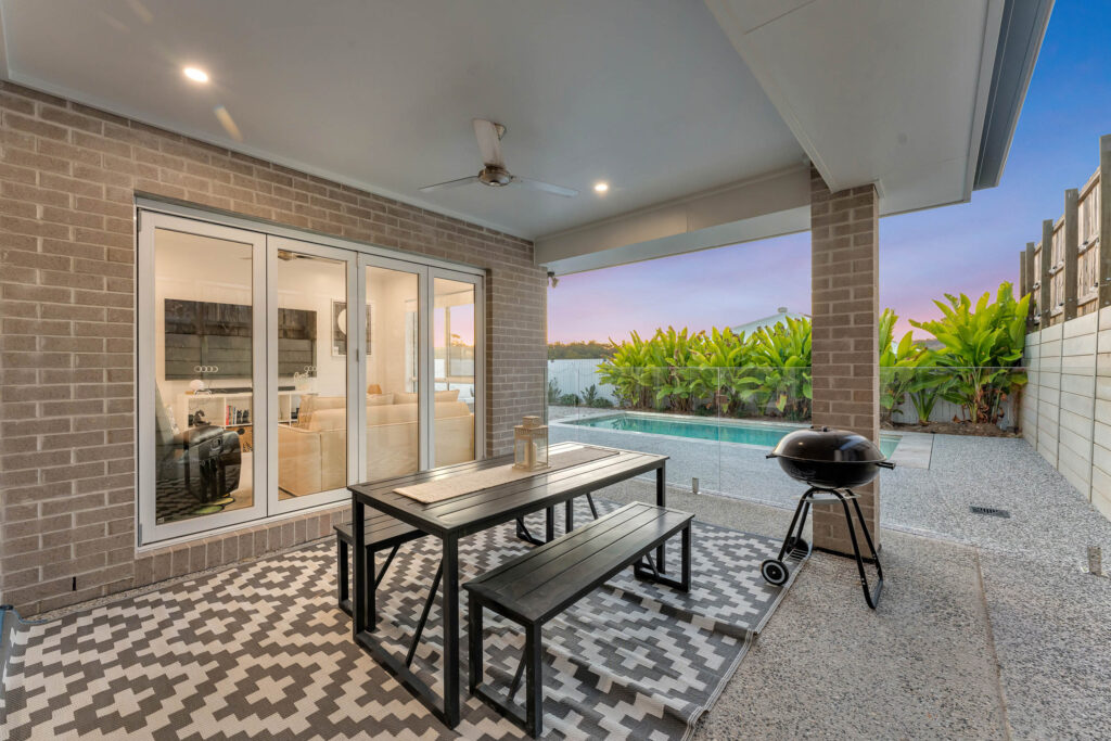 12 Helena Street, Spring Mountain, QLD 4300