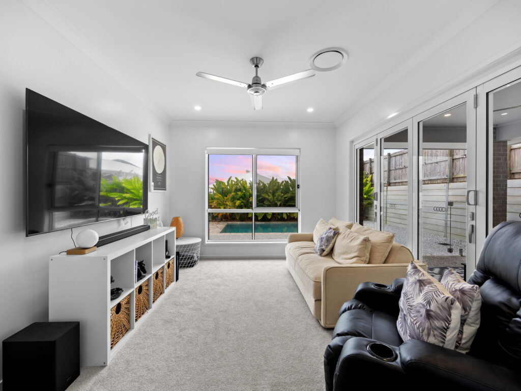 12 Helena Street, Spring Mountain, QLD 4300
