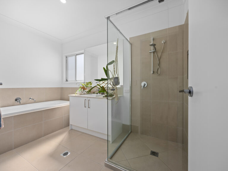 54 Quartz Crescent, Collingwood Park QLD 4301