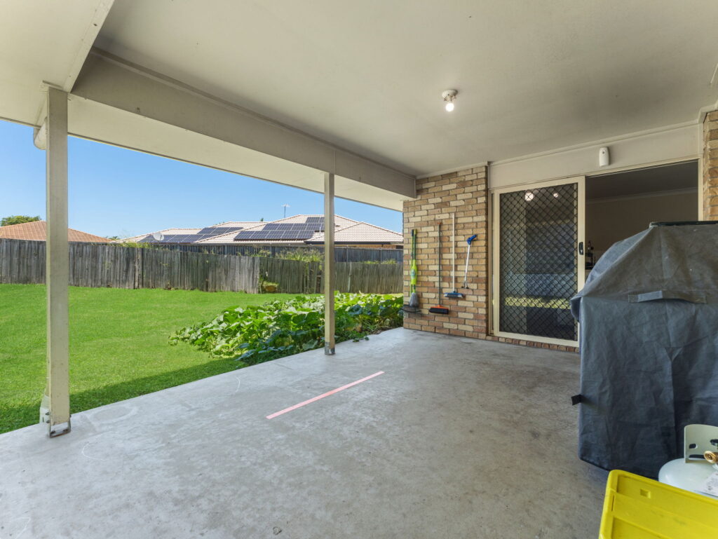 19 Willow Close, Raceview, QLD 4305