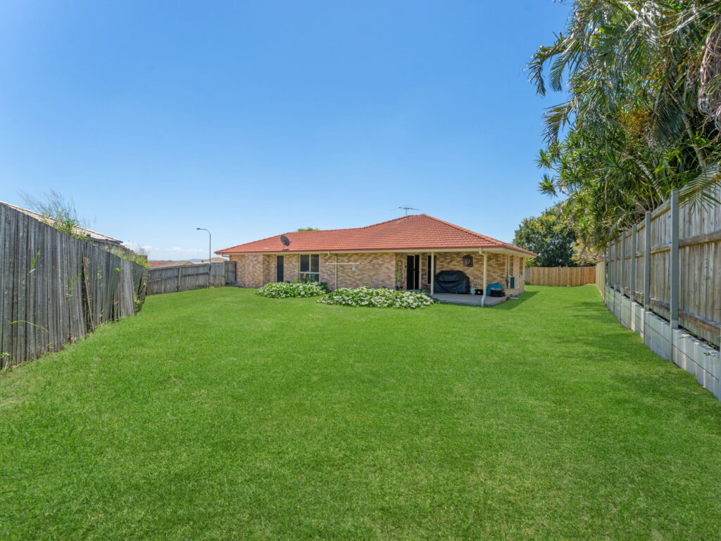 19 Willow Close, Raceview, QLD 4305