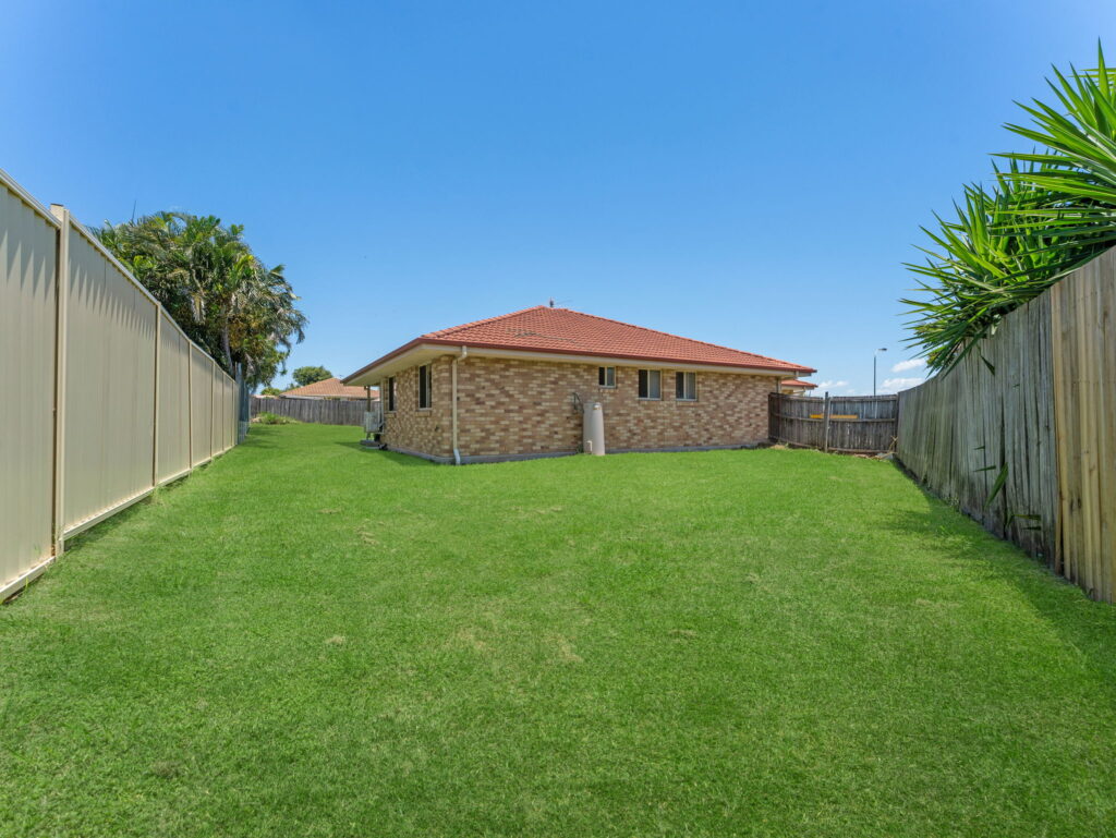 19 Willow Close, Raceview, QLD 4305