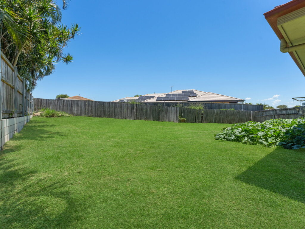 19 Willow Close, Raceview, QLD 4305