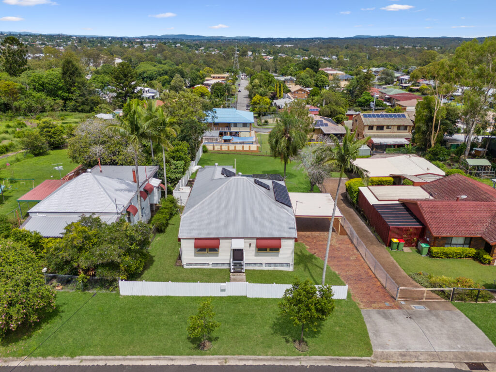 8 William Street, Bundamba, QLD 4304