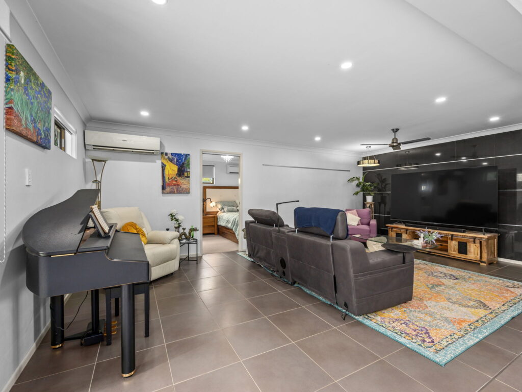 10 Tilbury Court, Yamanto, QLD 4305