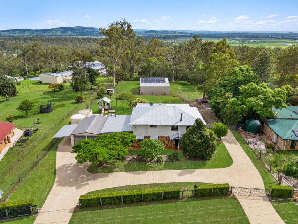 142 Lockyer View Road, Wivenhoe Pocket, QLD 4306