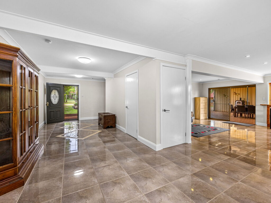 142 Lockyer View Road, Wivenhoe Pocket, QLD 4306