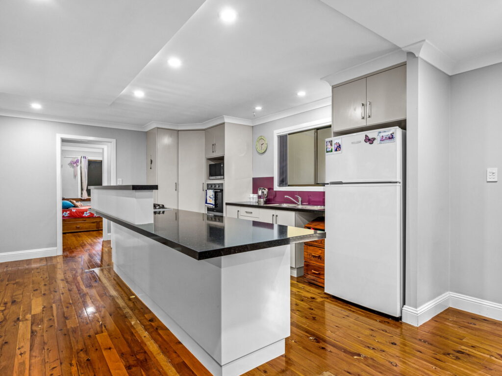 142 Lockyer View Road, Wivenhoe Pocket, QLD 4306