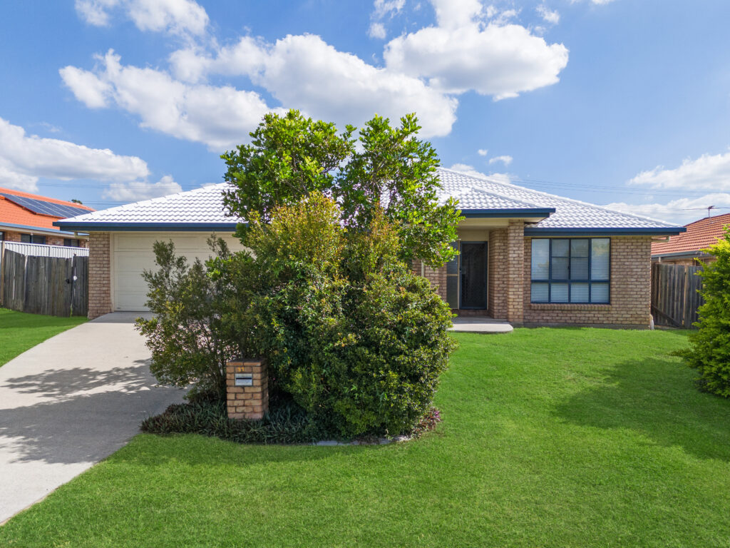 11 Dewhurst Crescent, Raceview, QLD 4305