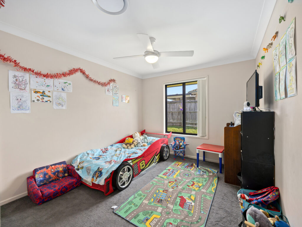 11 Dewhurst Crescent, Raceview, QLD 4305