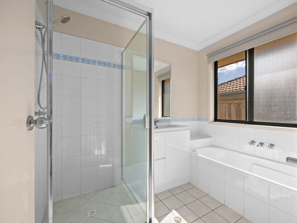 11 Dewhurst Crescent, Raceview, QLD 4305