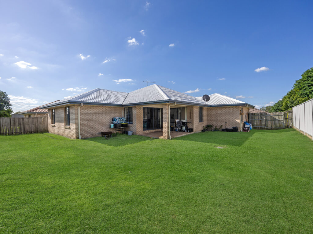 11 Dewhurst Crescent, Raceview, QLD 4305