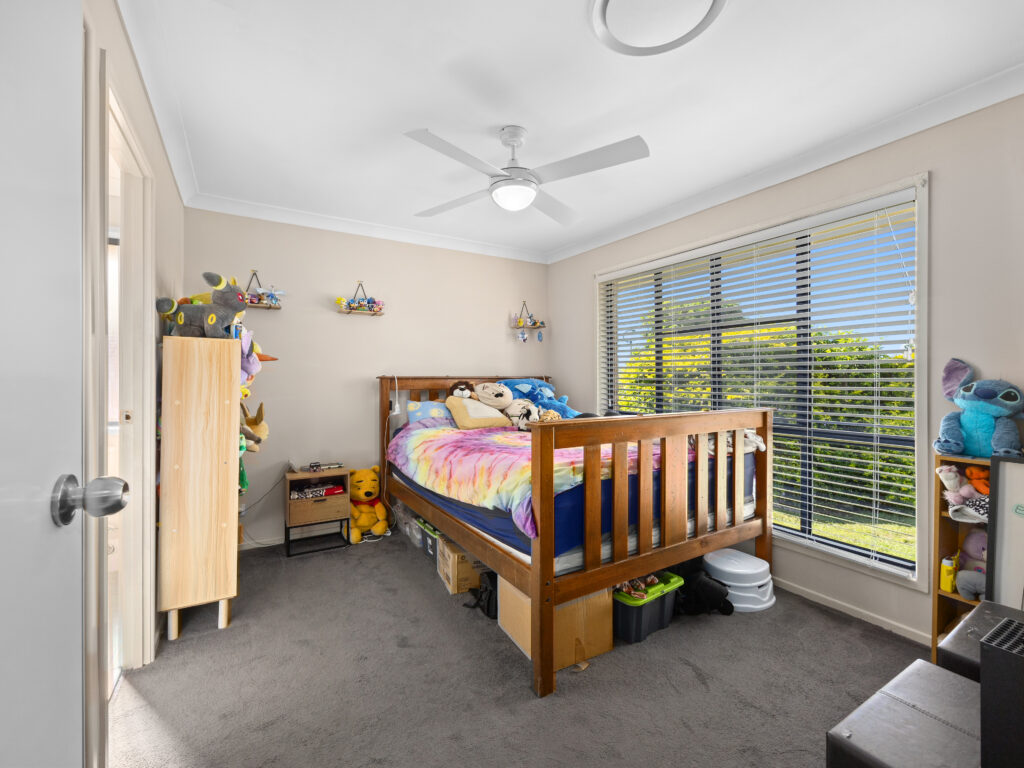 11 Dewhurst Crescent, Raceview, QLD 4305