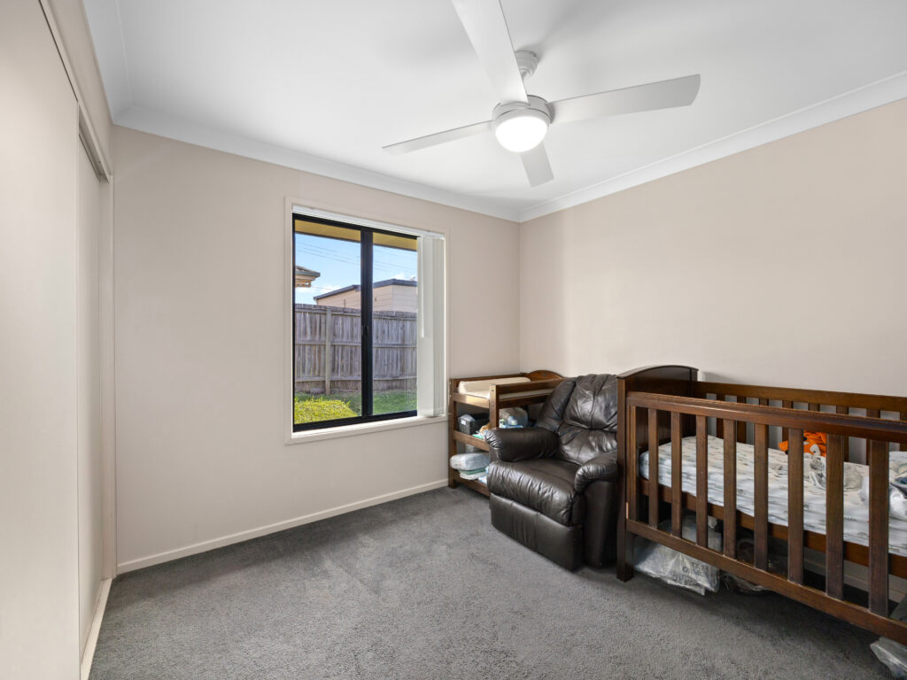 11 Dewhurst Crescent, Raceview, QLD 4305