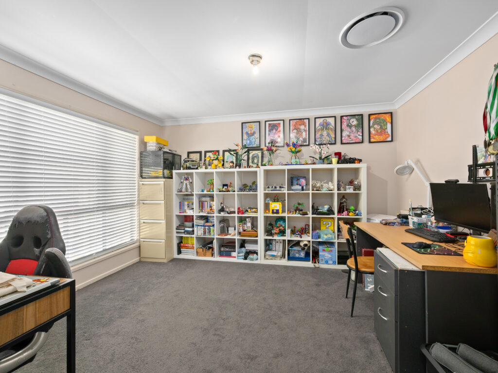 11 Dewhurst Crescent, Raceview, QLD 4305