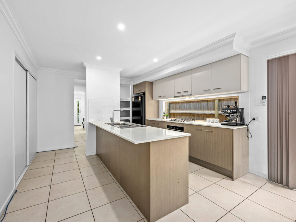 6 Osprey Street, Redbank Plains, QLD 4301