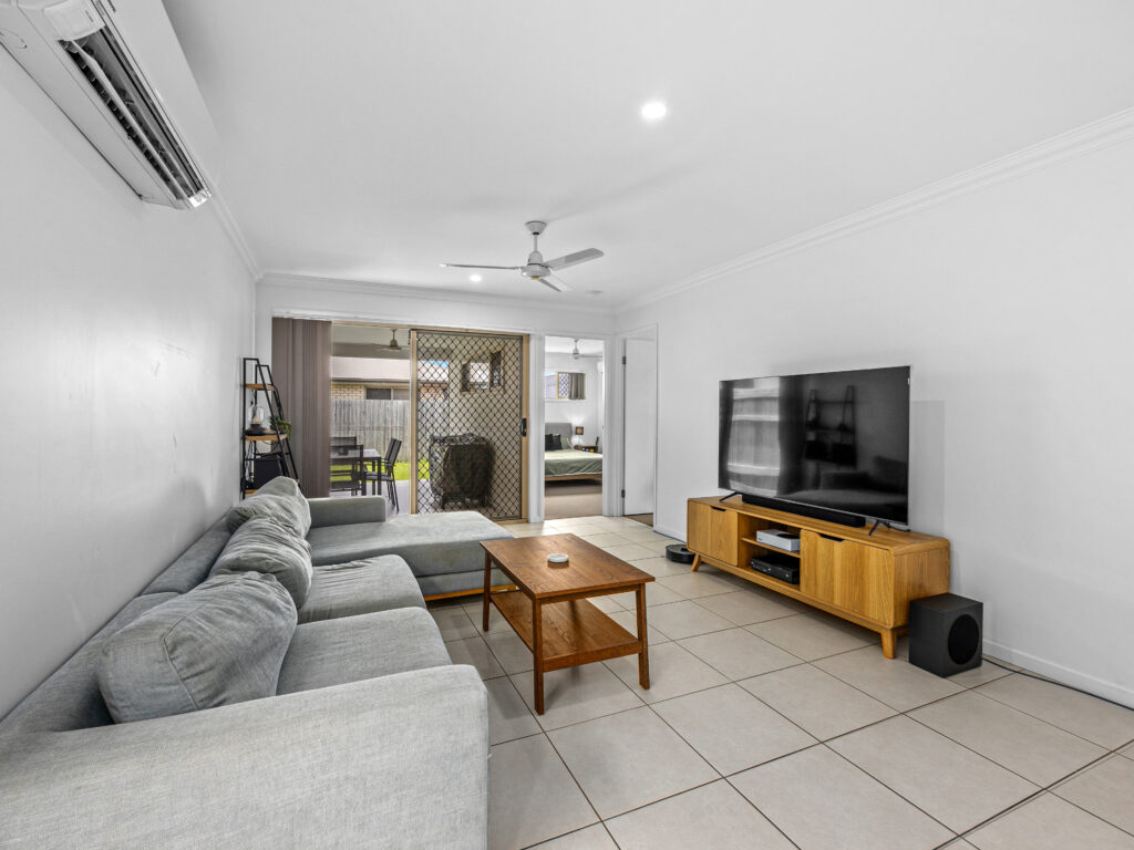 6 Osprey Street, Redbank Plains, QLD 4301