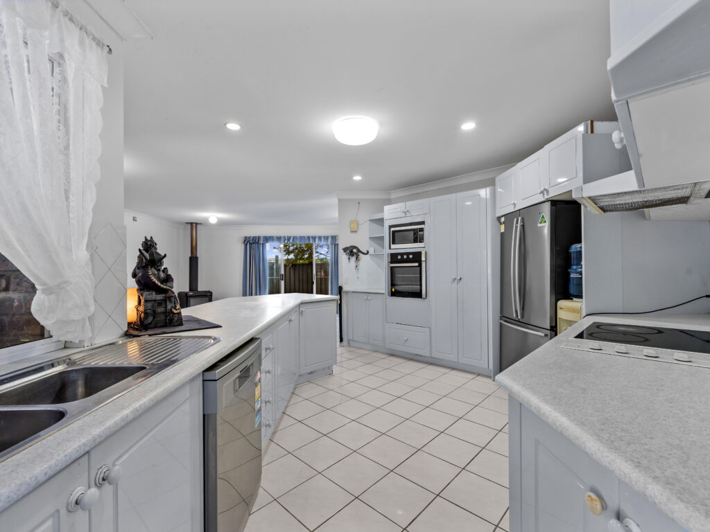 3 Price Close, Redbank Plains, QLD 4301