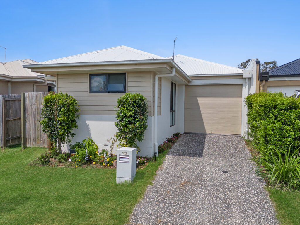 102 Blackberry Way, Ripley, QLD 4306