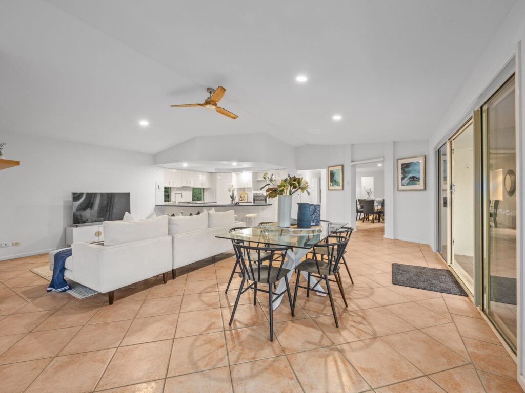 25 Katherine Court, Karalee, QLD 4306