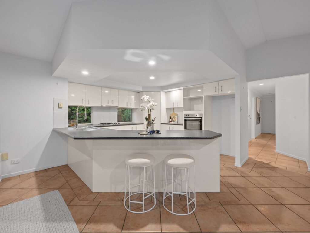 25 Katherine Court, Karalee, QLD 4306