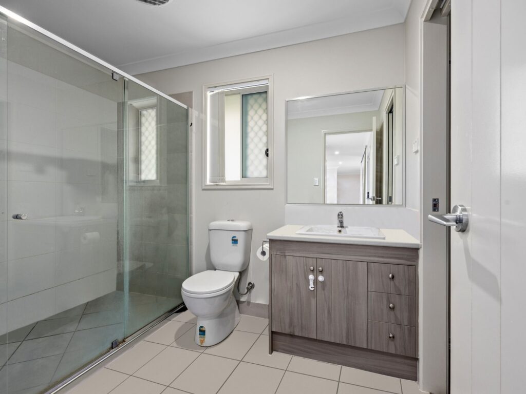 2/15 Edinburgh Street, Ripley, QLD 4306